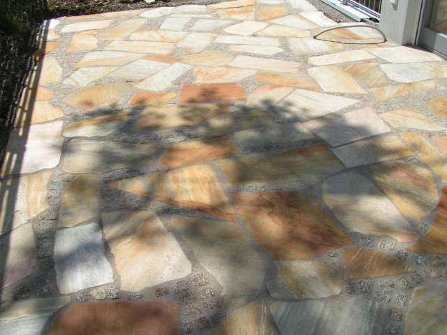 Pflasterarbeiten: Polygonalplatten Sao Tomme